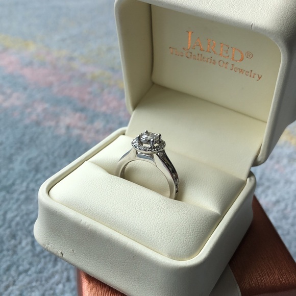 Diamond Engagement Ring (REAL) - Picture 8 of 13